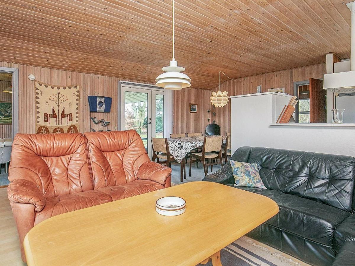 8 Person Holiday Home In Hesselager Bagian luar foto